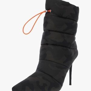 Steve Madden Cloak Camouflage Heeled Boot